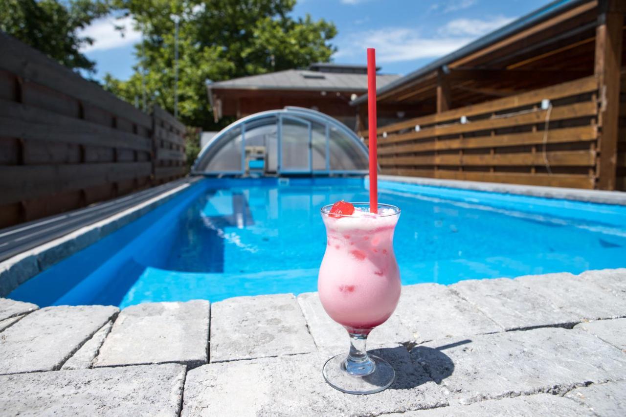 Port Etterem&Panzio Bed & Breakfast Balatonmariafurdo Luaran gambar