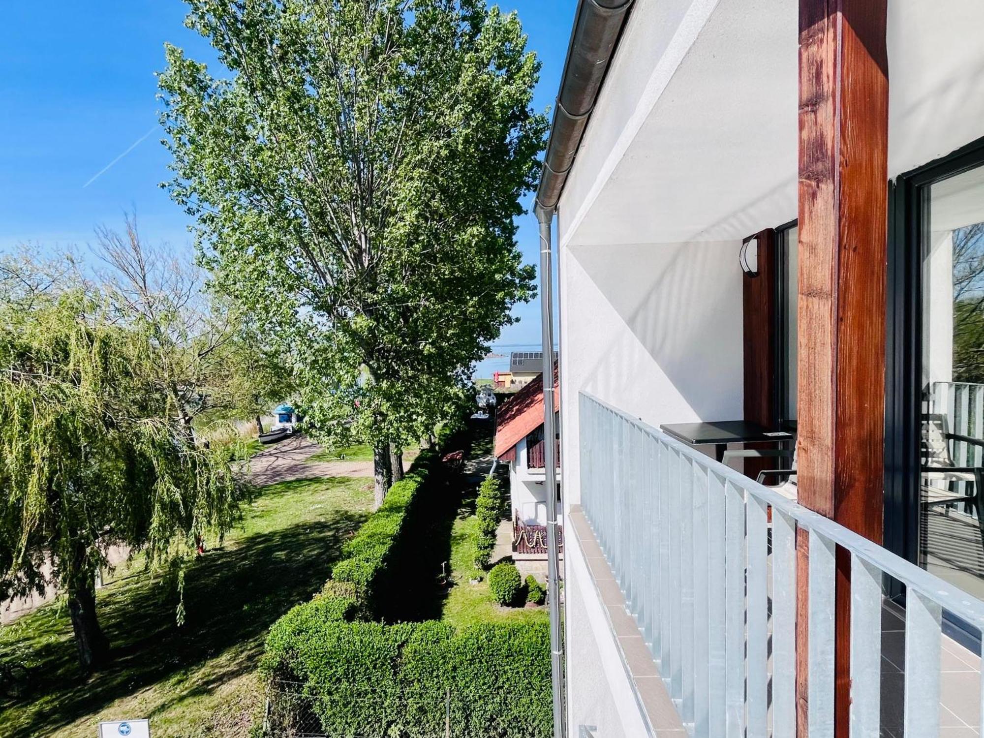 Port Etterem&Panzio Bed & Breakfast Balatonmariafurdo Luaran gambar