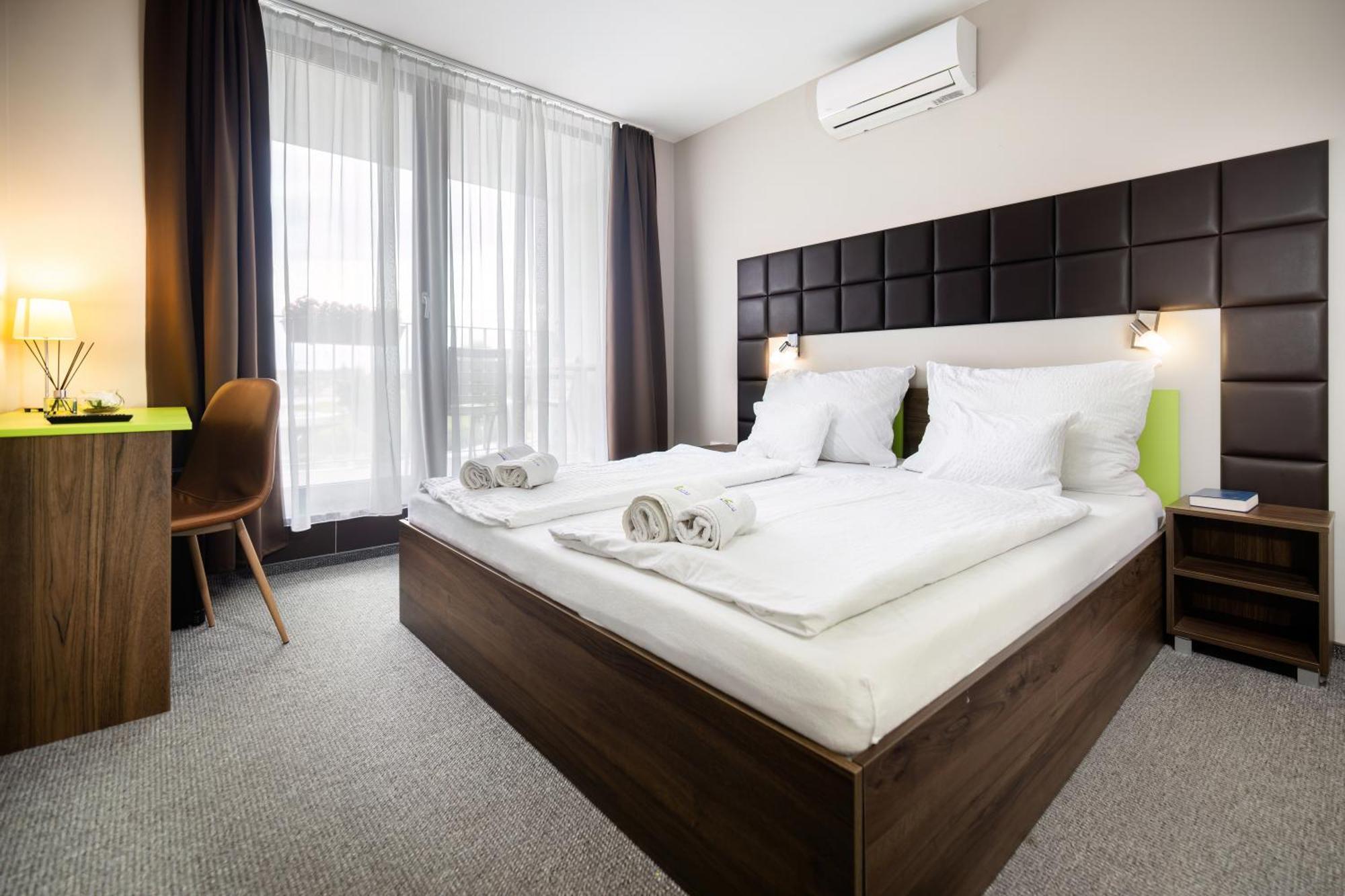 Port Etterem&Panzio Bed & Breakfast Balatonmariafurdo Luaran gambar
