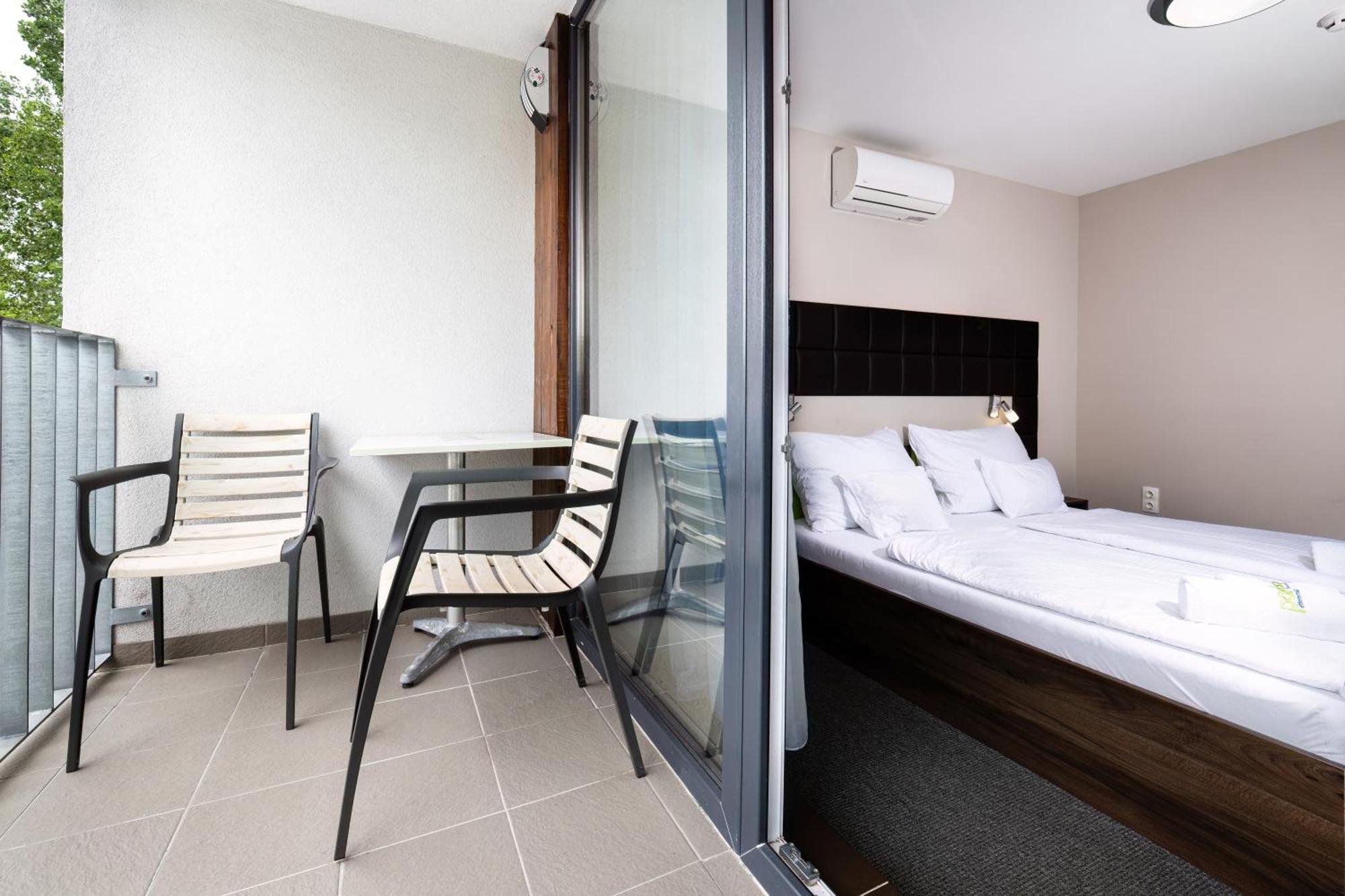 Port Etterem&Panzio Bed & Breakfast Balatonmariafurdo Luaran gambar