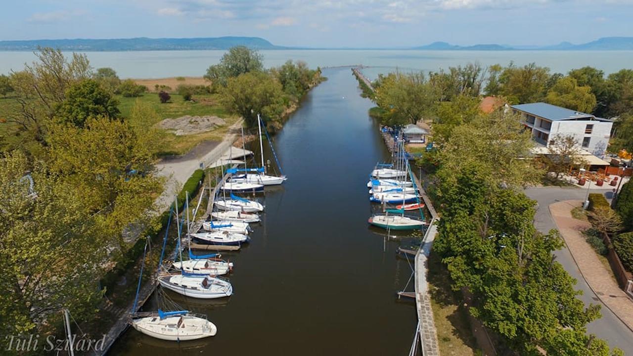 Port Etterem&Panzio Bed & Breakfast Balatonmariafurdo Luaran gambar