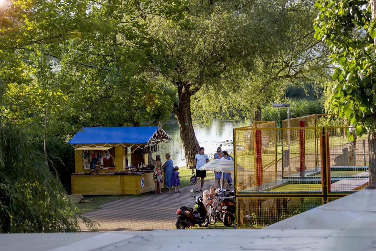 Port Etterem&Panzio Bed & Breakfast Balatonmariafurdo Luaran gambar