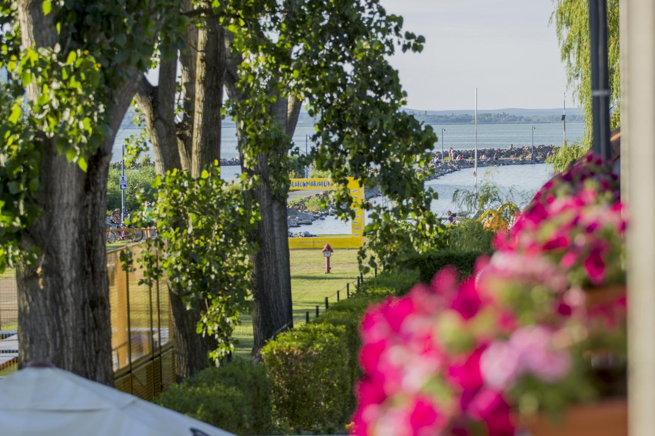 Port Etterem&Panzio Bed & Breakfast Balatonmariafurdo Luaran gambar