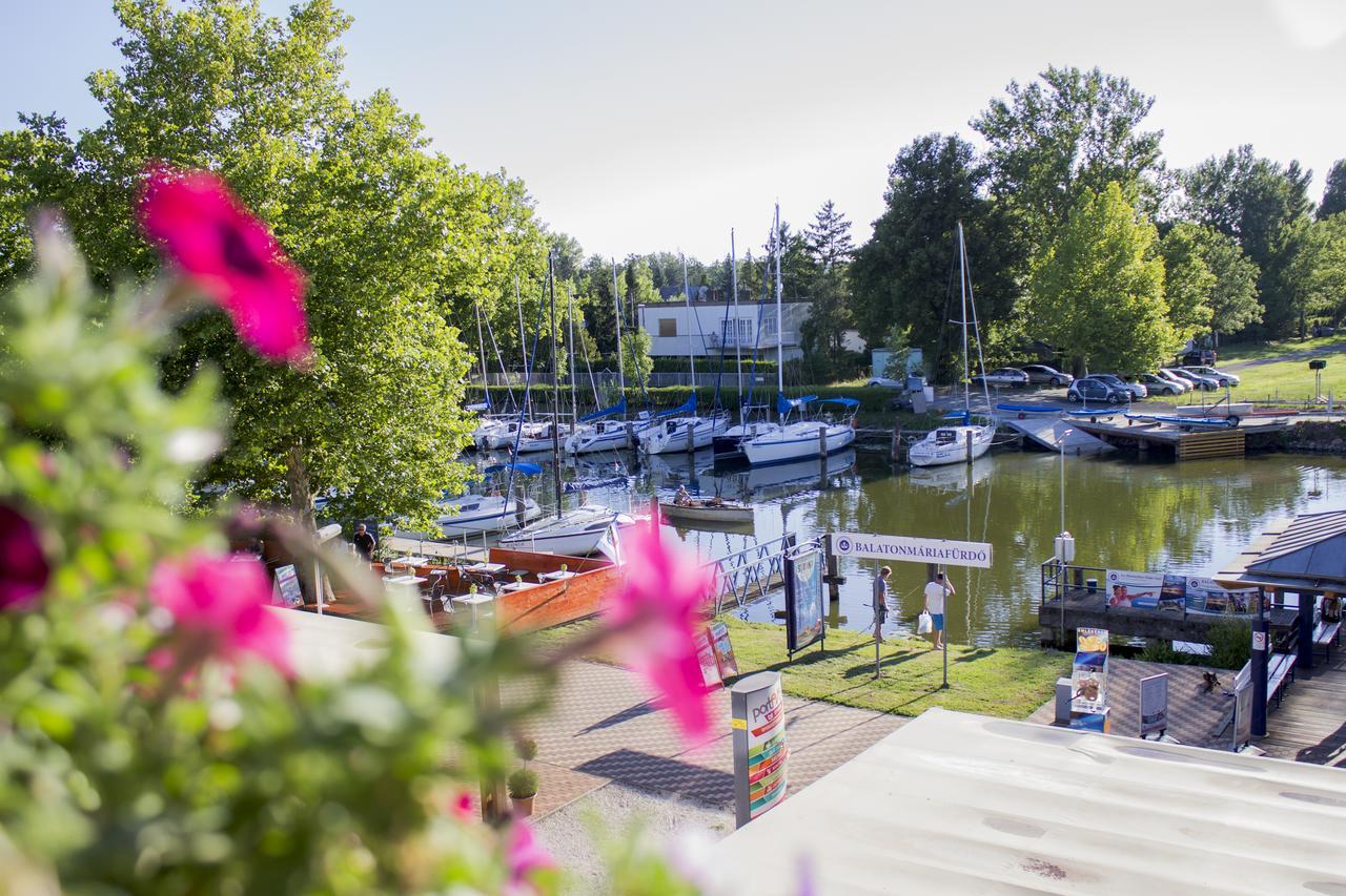 Port Etterem&Panzio Bed & Breakfast Balatonmariafurdo Luaran gambar
